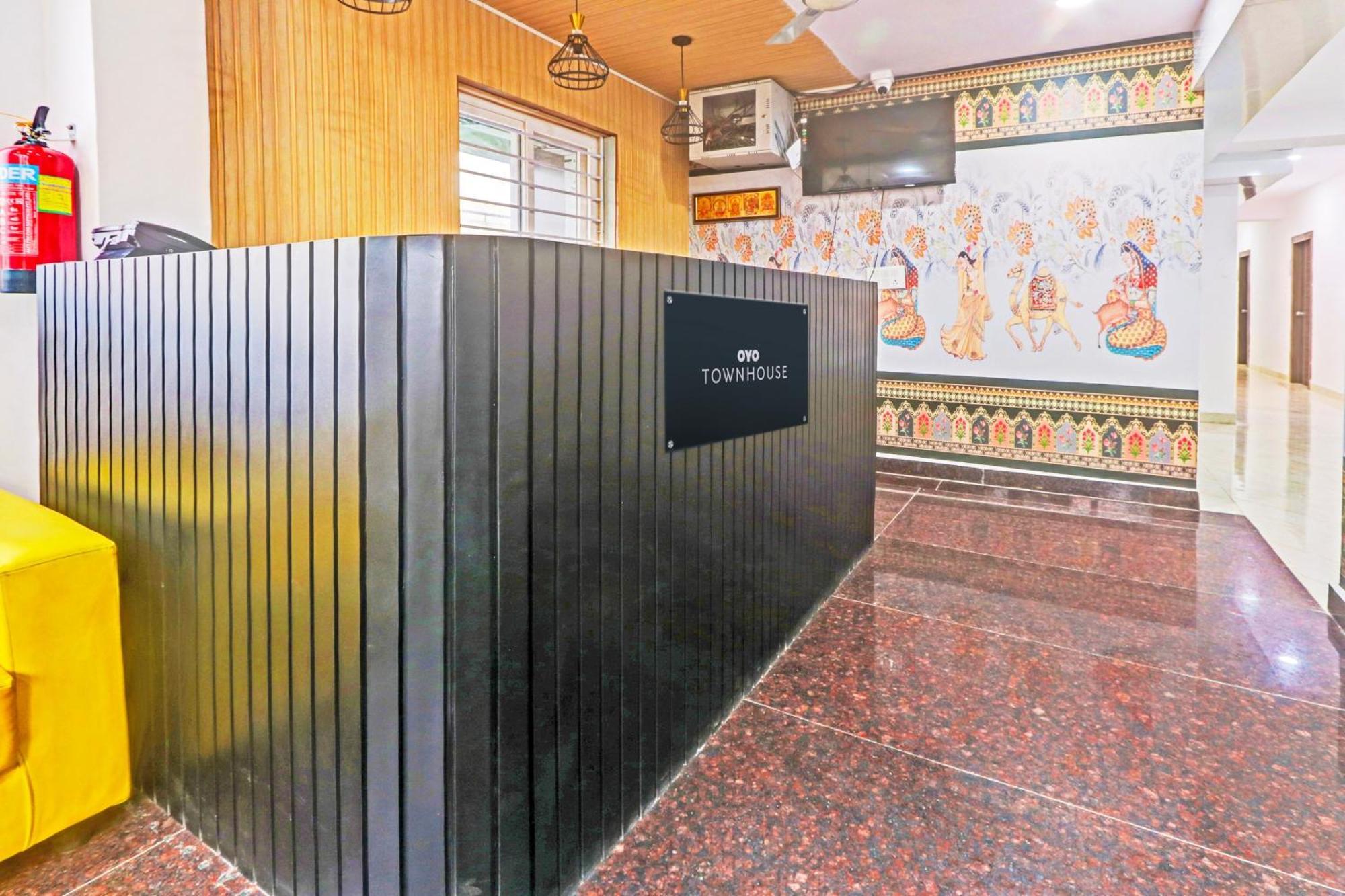 Super Townhouse Qualia Elite S R Nagar Hotel Hyderabad Exterior foto